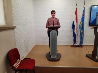 Nicole Hoevertsz a splica cu COA a enfoca riba futuro di deporte na Aruba