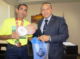 Minister Croes a felicita Erick Laurence pa su di cinco luga den top 10 ‘overall’ 10 km na Florida