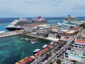 Aruba a ricibi diamars mas di 10.000 turista crusero