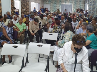 Pensionadonan cu ta ricibi SVB pensioen di Corsow den lucha pa recobra e recorte di 10 % y e gratificacion di December