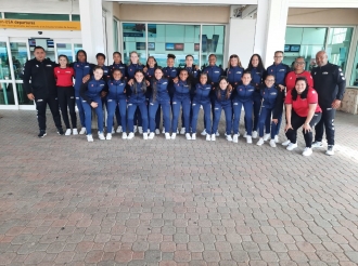 Seleccion di Futbol Damas a sali rumbo pa hunga tres wega na Colombia