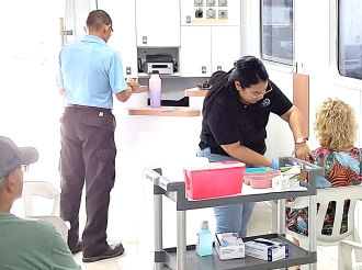 Corda bon cu e momento aki vacuna di Influenza y Covid-19 ta unicamente pa grupo di riesgo