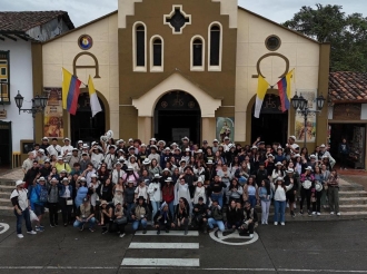 Alumnonan di Colegio a bay bishita Salento na departamento di Quindío