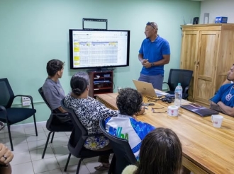 Comite Olimpico Arubano a reuni cu Aruba Triathlon Association pa elabora riba plan di entrenamento
