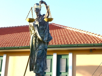 Diesocho luna di prizon exigi pa sospechoso envolvi den caso di homber cu a guli bolitanan di cocaina y fayece