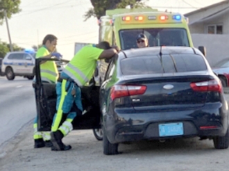 Auto a dal mucha homber di 10 aña na Catiri