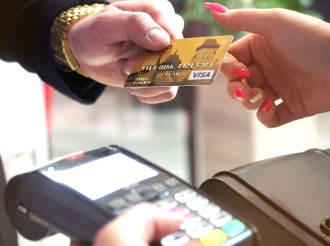 Turistanan cu Visa credit-card a gasta 163 miyon Dollar na Aruba den di tres cuartal di 2025