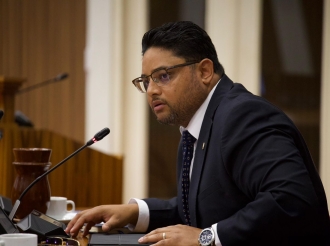 Mester discuti conseho di SER riba bestaansminimum cu Minister di Labor den Parlamento