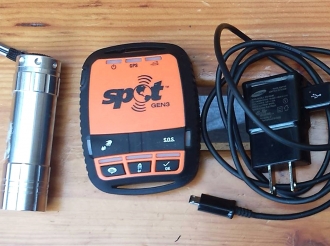 Ciudadano local ta splica cu ora e subi lama e ta bay cu su SPOT GPS pa bati alarma