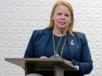 Ta bay evalua tur e medidanan entre awe dialuna cu diamars