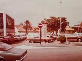 Un bista riba Oranjestad den aña 80