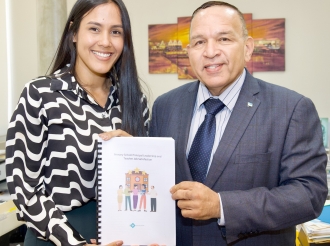 Thalia Croes a finaliza estudio cu tesis encuanto con scolnan basico ta wordo lidera na Aruba