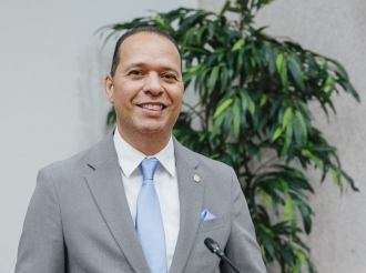 Cambionan den ley di ombudsman a keda aproba y awor ta bay implementa