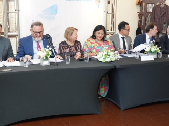 CAP y Armstrong ta firma un acuerdo pa exploracion di hidrocarburo den area maritimo di Aruba