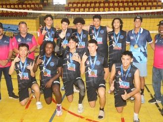 Team Masculino di Volleyball di Colegio Nigel Matthew a sali campeon
