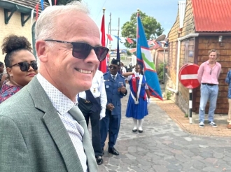 Zsolt Szabó kier pa start investiga corupcion den Caribe Hulandes