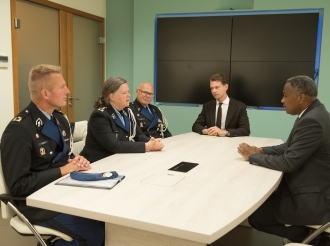 Minister di Husticia ta fortifica cooperacion cu Koninklijke Marechaussee y RST