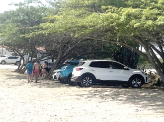 Momento a yega pa crea parkinglot urgente pa sector di Tres Trapi