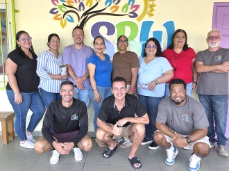 Dos docente di Spaña a pasa algun tempo na Scol Basico Washington