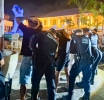 Homber deteni cu arma blanco, monton di placa y droga den su poder